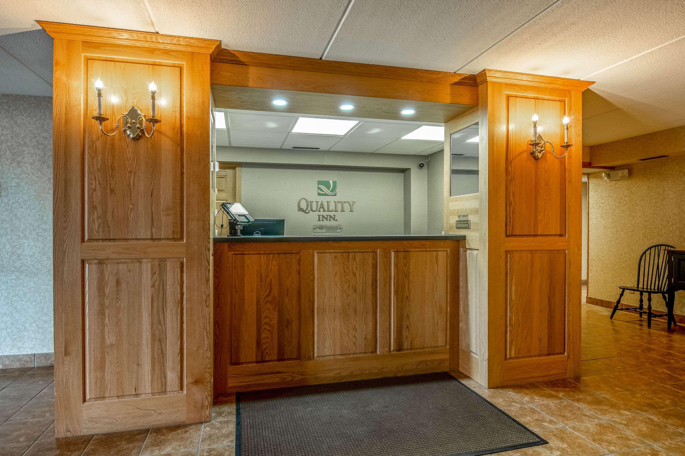 Quality Inn Tully I-81 Exterior photo